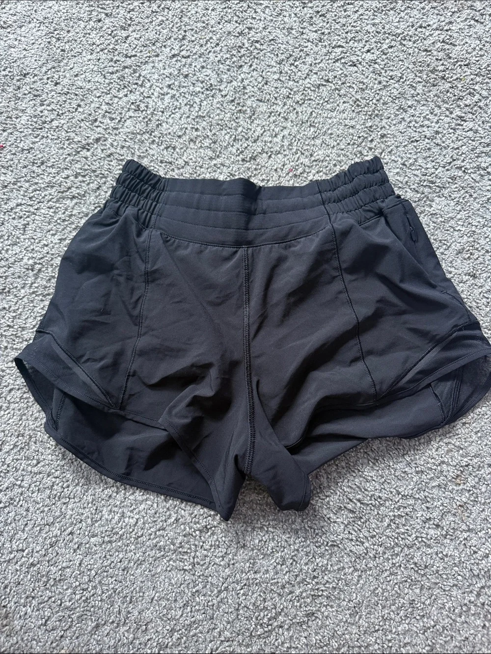Lululemon 2.5 in hotty hot shorts high rise black brand new with no tag